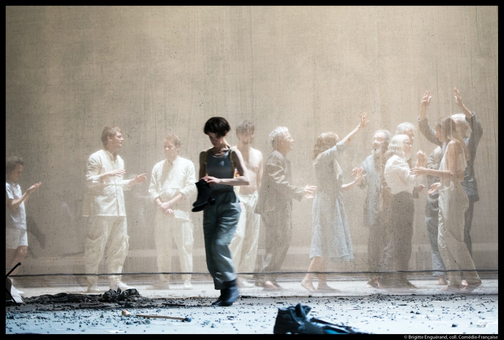 Poussière de Lars Norèn. Comédie Française. © Brigitte Enguèrand, col. Comédie Française