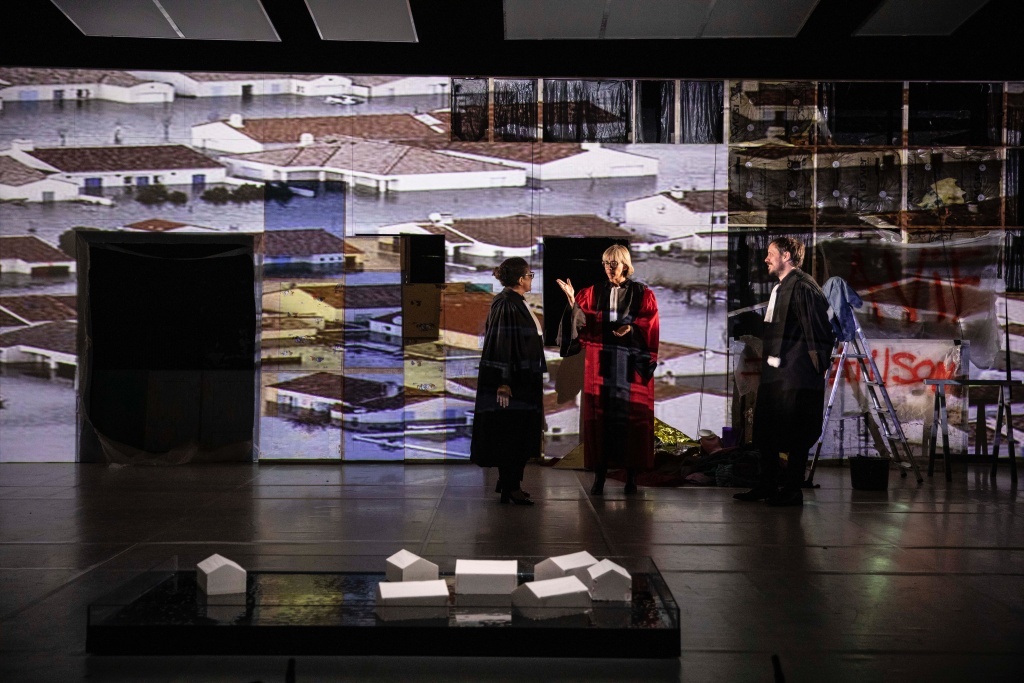 La Faute de François Hien
n scène d’Angélique Clairand et Éric Massé
Théâtre du Point du Jour
© Jean-Louis Fernandez