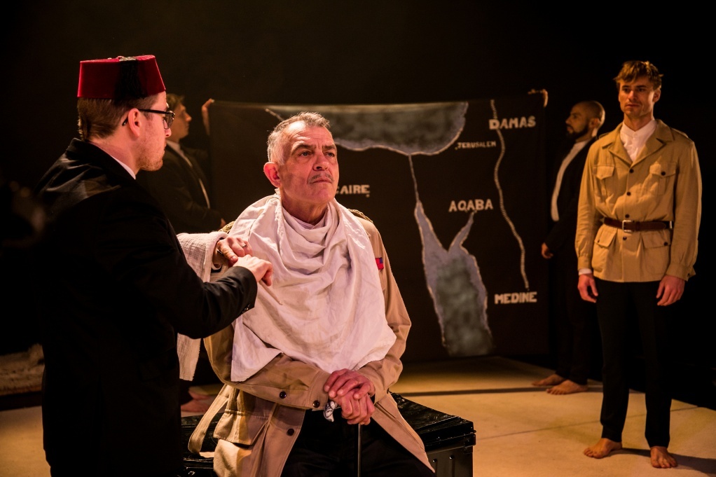 Lawrence, librement inspiré de la vie de T.E. Lawrence
Conception d’Éric Bouvron et Benjamin Penamaria © Aurore Vinot