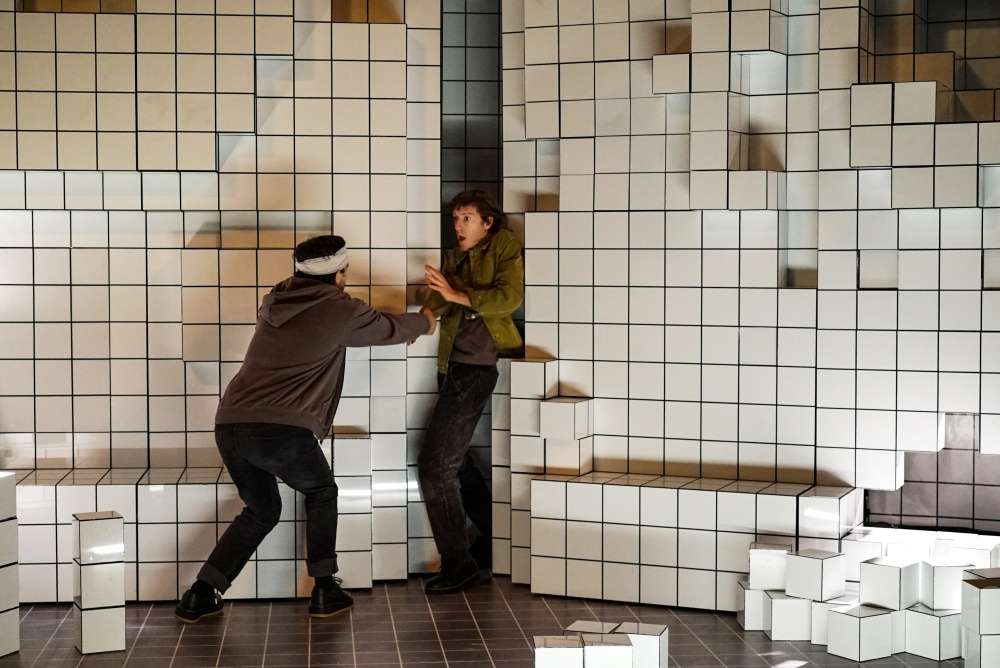 Rhinocéros d'Ionesco, Mise en scène de Bérangère Vantusso. © Ivan Boccara