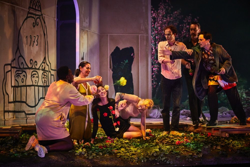 Un Sacre de Guillaume Poix, mise en scène de Lorraine de Sagazan © Christophe Raynaud de Lage 