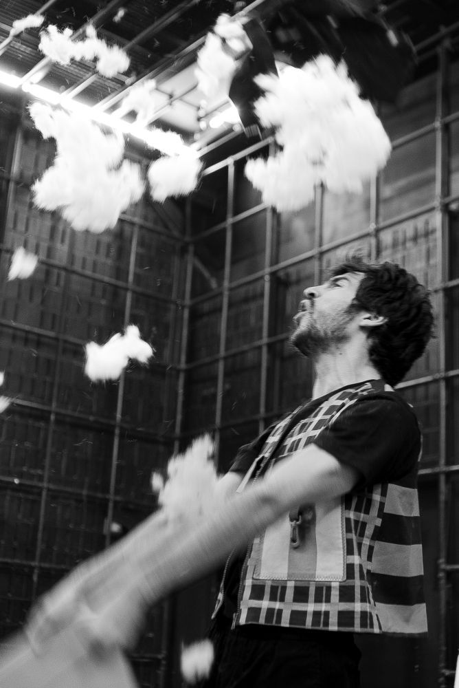 Sur les rails de Valérian Guillaume © Clara Benoit-Jacoby