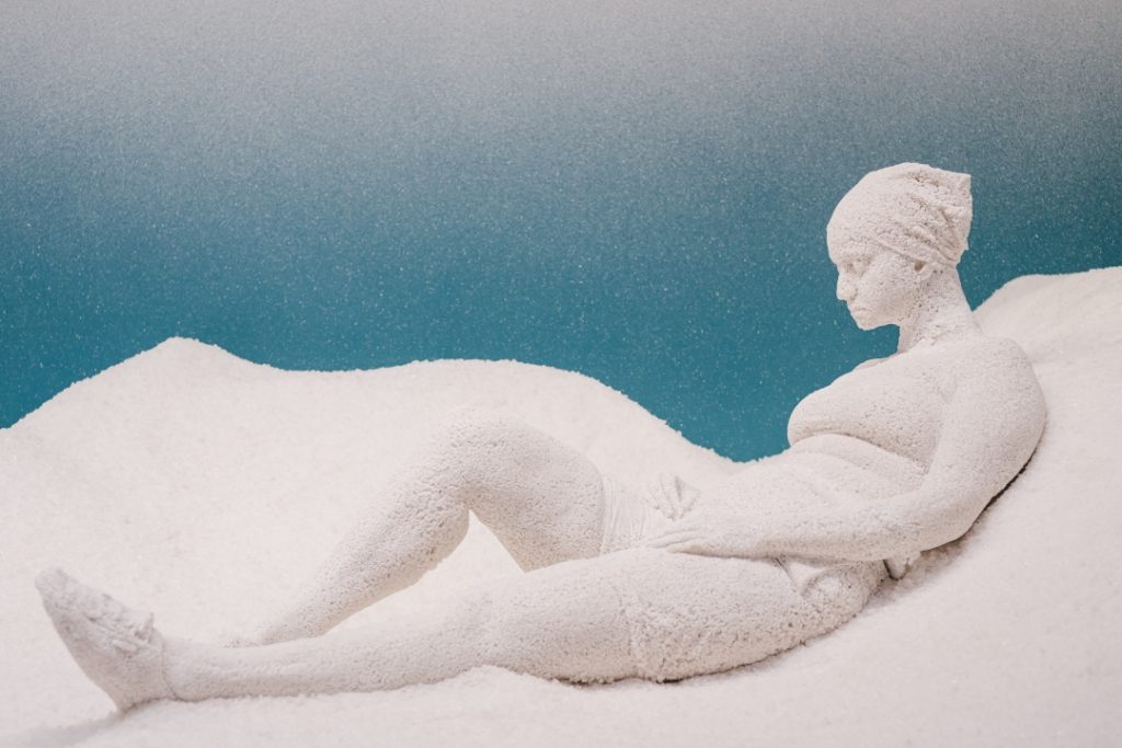 Littéral de Mathieu Lorry Dupuy, sculpture en sel brut issu des Salins d’Aigues-Mortes, 2023-2025 ©Jean-Louis Carli