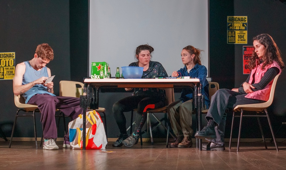 Gratte Gratte - Margaux Lebrun - Cie 22h22 © Thierry Lebrun