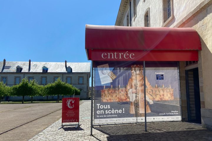 Exposition CNCS - Moulins - Tous en scène ! 20 ans de collections © DR