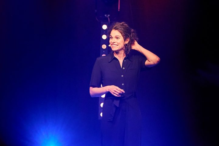 Lisa Perrio - C'est compliqué, je t'expliquerais (c) Stéphane Audran